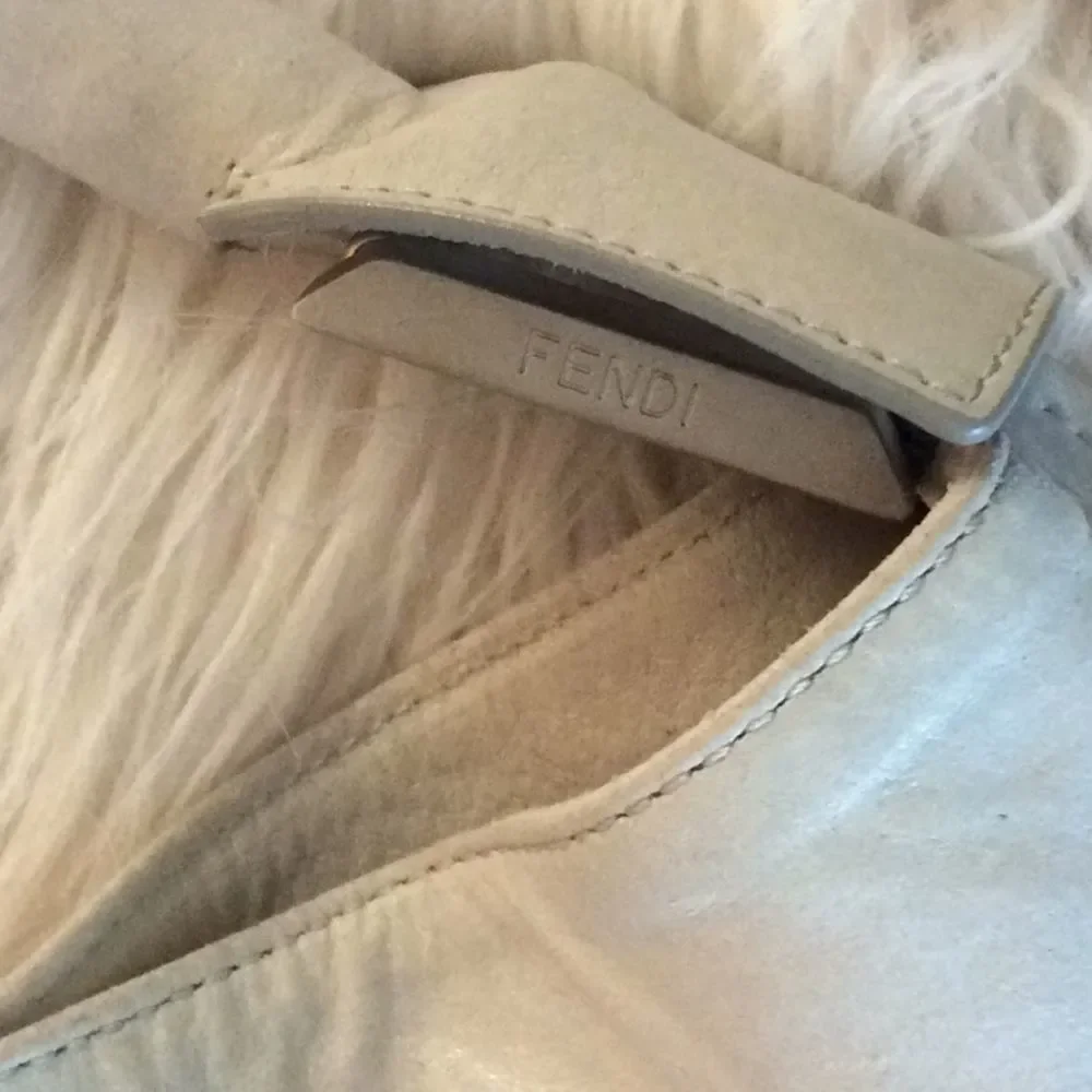💞FENDI💞leather purse